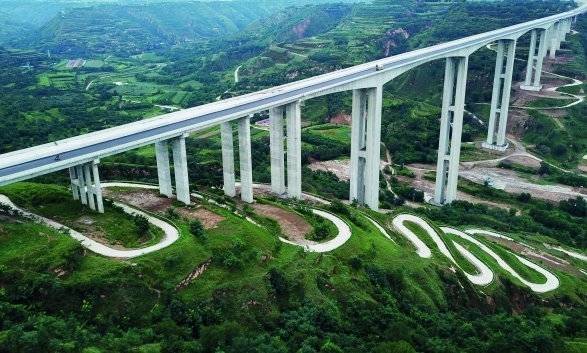 证配所配资 中国中信金融资产：以金融活水 润泽实体经济有力支持低效资产盘活