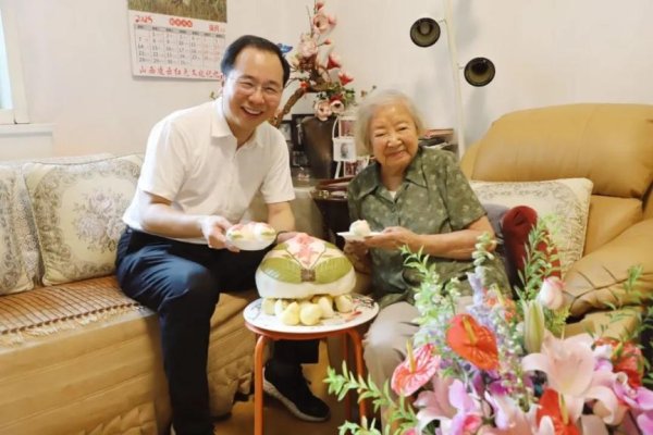 金惠配资 著名老艺术家、第一代“白毛女”孟于103岁了！一起送祝福